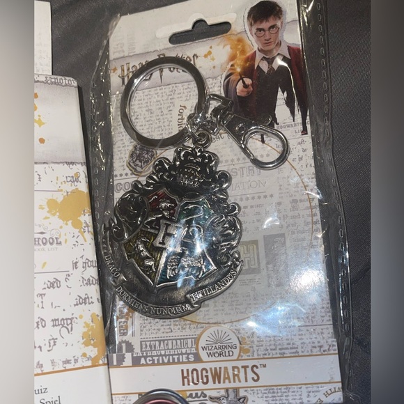 Hogwarts Gift Bundle Can you find the snitch? - Picture 4 of 8